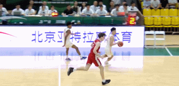 战术紧逼转变成功，球队赢得胜利